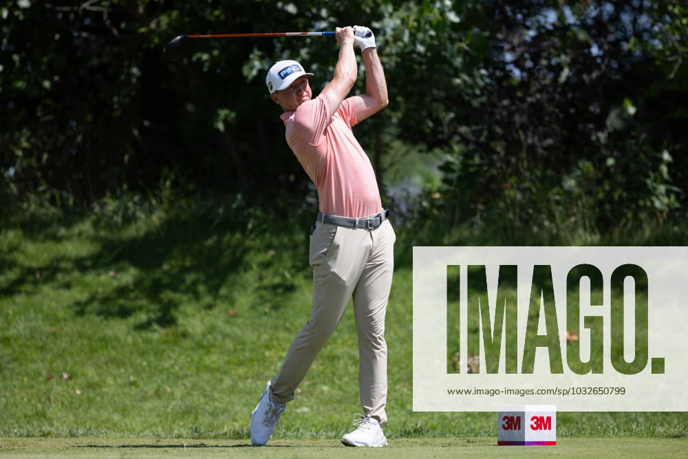 BLAINE, MN - JULY 28: Mackenzie Hughes hits a tee shot on the sixth hole during the second round of the 3M Open at TPC Twin Cities on July 28, 2023 in Blaine, Minnesota. (Photo by Bailey Hillesheim Icon Sportswire) GOLF: JUL 28 PGA, Golf Herren - 3M Open Icon2307280233
