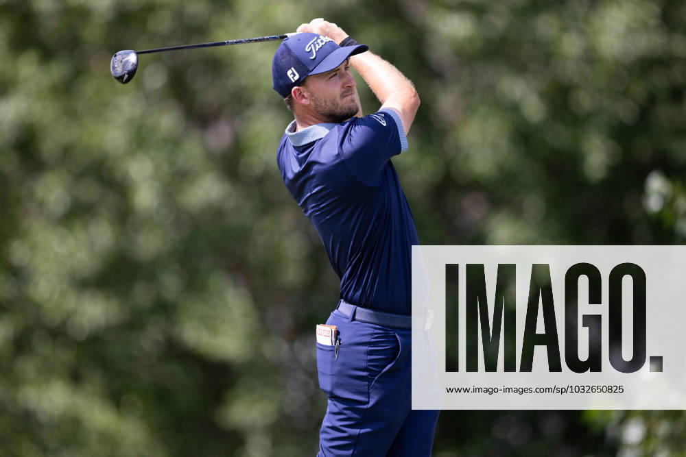 BLAINE, MN - JULY 28: Lee Hodges hits a tee shot on the fifth hole during the second round of the 3M Open at TPC Twin Cities on July 28, 2023 in Blaine, Minnesota. (Photo by Bailey Hillesheim Icon Sportswire) GOLF: JUL 28 PGA, Golf Herren - 3M Open Icon2307280263