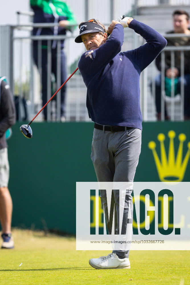 29th July 2023; Royal Porthcawl, Porthcawl, Bridgend, Wales: Senior Open Championship, Round 3; Australia& x2019;s Stuart APPLEBY tees of at the first. ActionPlus12536829 DanxMinto