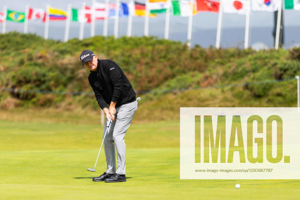 29th July 2023; Royal Porthcawl, Porthcawl, Bridgend, Wales: Senior Open Championship, Round 3; England& x2019;s Roger CHAPMAN putts on the 14th green. ActionPlus12536838 DanxMinto