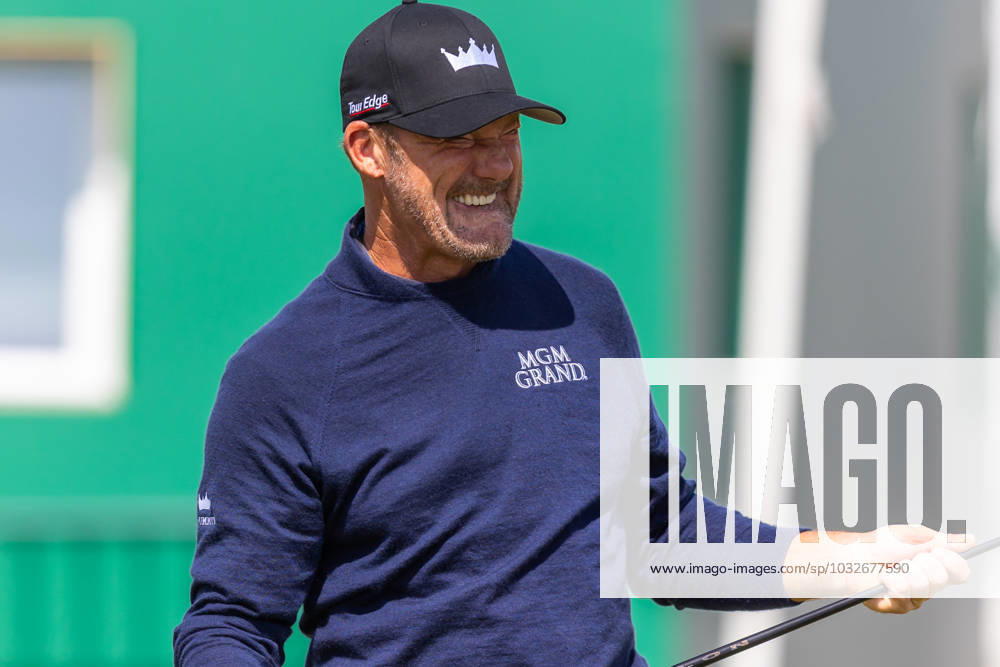 29th July 2023; Royal Porthcawl, Porthcawl, Bridgend, Wales: Senior Open Championship, Round 3; Germany& x2019;s Alex CEJKA gets in the mood at the practice ground. ActionPlus12537112 DanxMinto