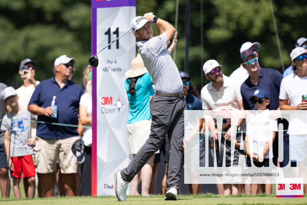 BLAINE, MN - JULY 29: Lee Hodges hits a tee shot on the eleventh hole during the third round of the 3M Open at TPC Twin Cities on July 29, 2023 in Blaine, Minnesota. (Photo by Bailey Hillesheim Icon Sportswire) GOLF: JUL 29 PGA, Golf Herren - 3M Open Icon2307290253