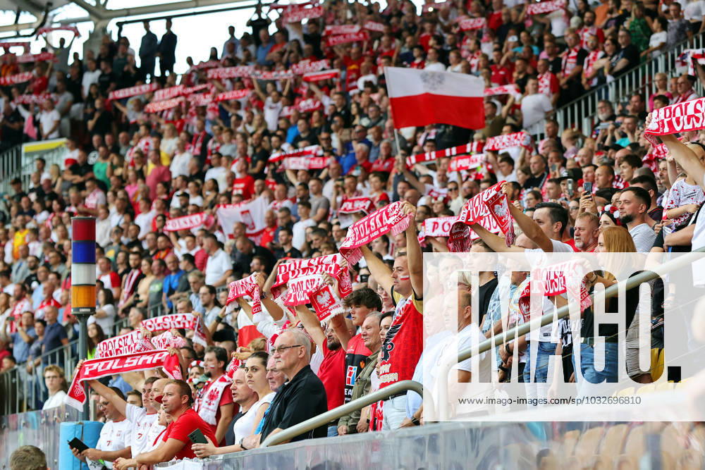 WROCLAW (POLAND) - STADION OLIMPIJSKI, ZUZEL (SPEEDWAY), DRUZYNOWE MISTRZOSTWA SWIATA (FIM SPEEDWAY WORLD CUP 2023) - FINAL NZ KIBICE POLSCY - HYMN FOTO PAWEL WILCZYNSKI CYFRASPORT NEWSPIX.PL --- Newspix.pl 20230729CSPW5284
