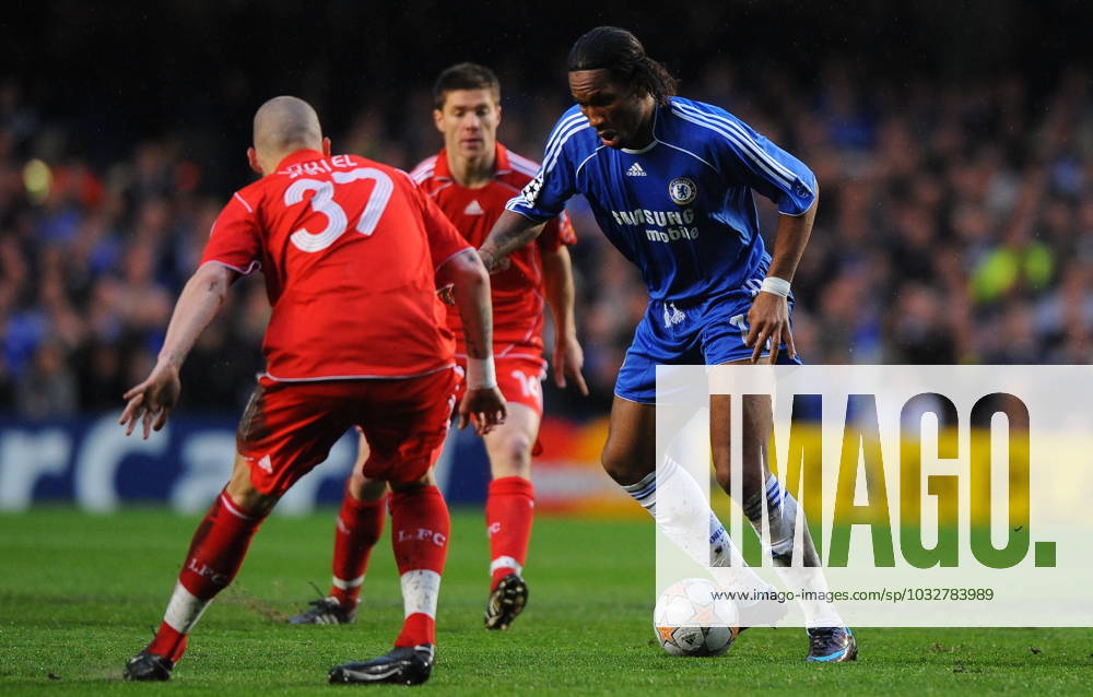 UEFA Champions League Soccer match, Semi Final, Chelsea vs Liverpool Chelsea s Didier Drogba challenges Liverpool s players during the UEFA Champions League Soccer match, Semi Final, Second Leg, Chelsea vs Liverpool at the Stamford Bridge in London, UK on April 30, 2008. Chelsea won 3-2. Chelsea reach his first Champions League final. Photo by Steeve McMay Cameleon ABACAPRESS.COM London -