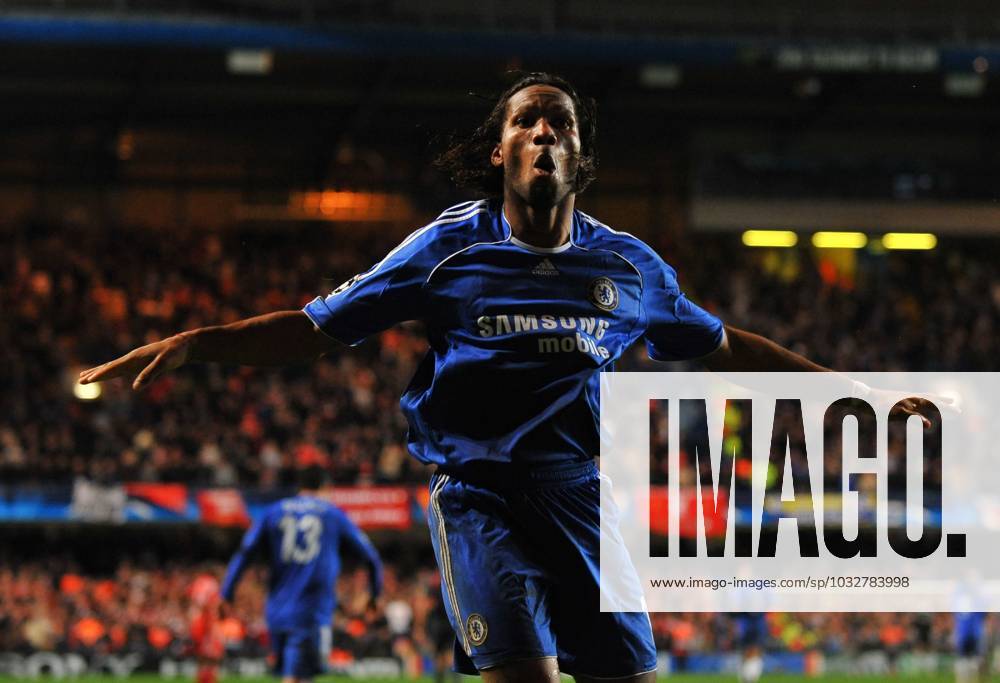 UEFA Champions League Soccer match, Semi Final, Chelsea vs Liverpool Chelsea s Didier Drogba celebrates after the final whistle during the UEFA Champions League Soccer match, Semi Final, Second Leg, Chelsea vs Liverpool at the Stamford Bridge in London, UK on April 30, 2008. Chelsea won 3-2. Chelsea reach his first Champions League final. Photo by Steeve McMay Cameleon ABACAPRESS.COM London -