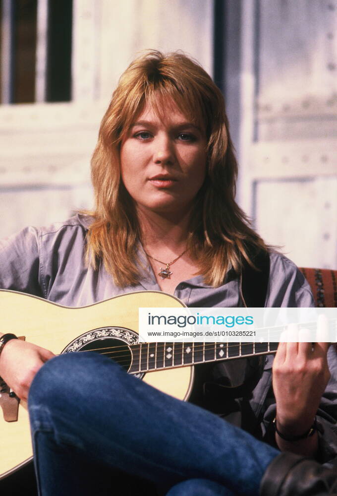 Singer Juliane Werding at a performance in 1984