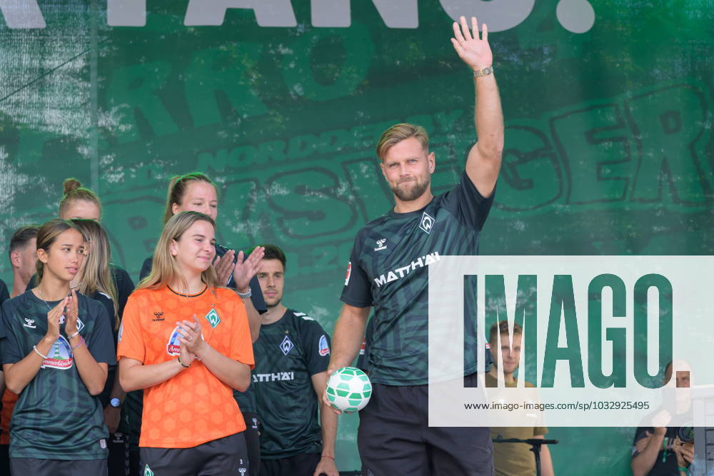 GER, 1 FBL, Day of the fans Tach of the fans , SV Werder Bremen 06 08 2023, wohninvest Weserstadion, Bremen, GER, 1 FBL, Day of the fans Tach of the fans , SV Werder Bremen in the picture player presentation on stage Niclas Füllkrug Fuellkrug Werder Bremen 11 nordphotoxGmbHxx xKokenge nph00001