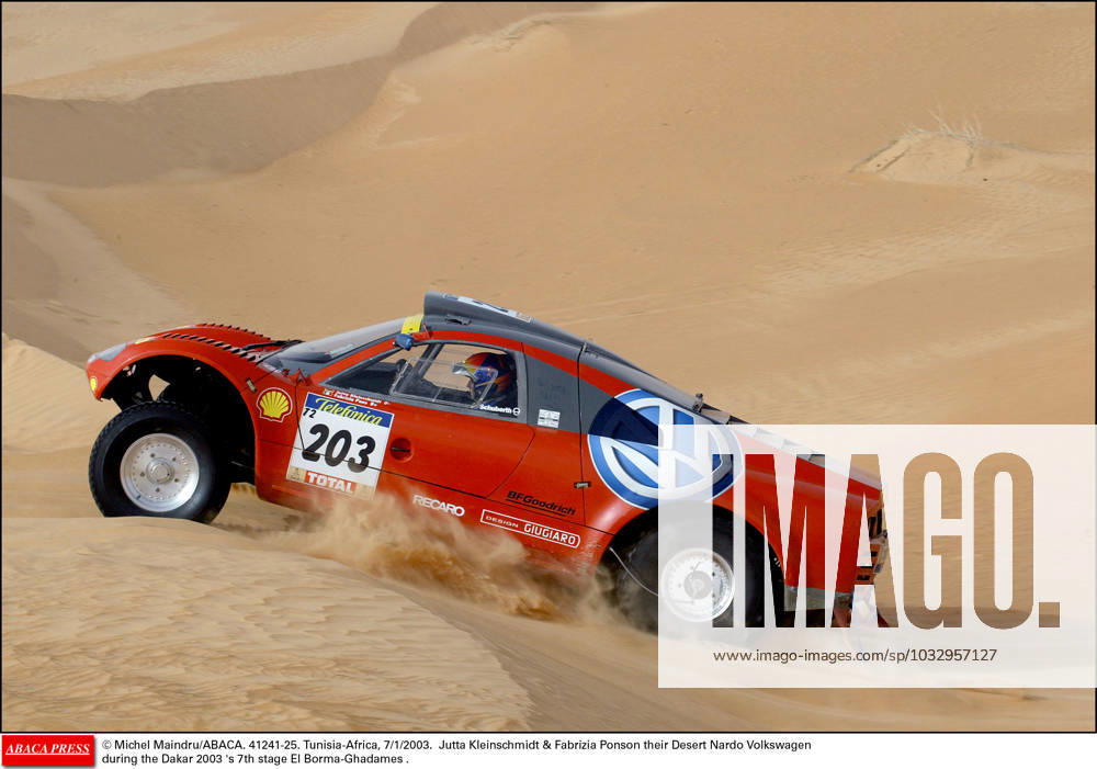 41241 25 Michel Maindru ABACA. 41241-25. Tunisia-Africa, 7 1 2003. Jutta Kleinschmidt & Fabrizia Ponson their Desert Nardo Volkswagen during the Dakar 2003 s 7th stage El Borma-Ghadames .