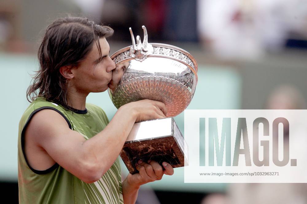 French Tennis open men finale at Roland Garros arena in Paris Spain Rafael Nadal won 6-7, 6-1, 6-4, 7-5 against Argentinian Mariano Puerta in the French Tennis open at Roland Garros arena, in Paris, on June 5, 2005. Photo by Gorassini-Zabulon CAMELEON ABACA. Paris France