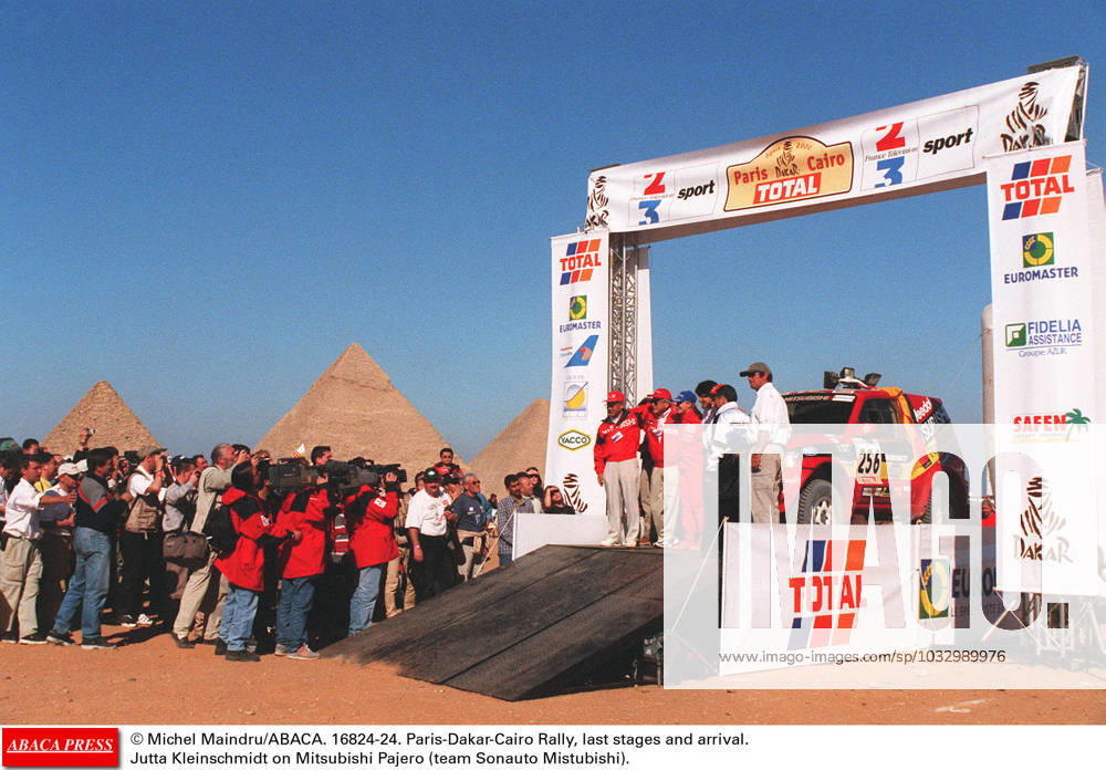 16824 24 Michel Maindru ABACA. 16824-24. Paris-Dakar-Cairo Rally, last stages and arrival. Jutta Kleinschmidt on Mitsubishi Pajero (team Sonauto Mistubishi).