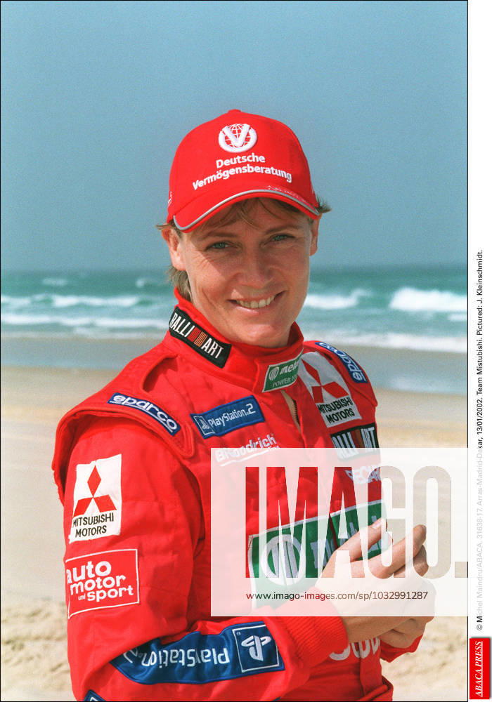 31638 17 Michel Maindru ABACA. 31638-17. Arras-Madrid-Dakar, 13 01 2002. Team Mistubishi. Pictured: Jutta Kleinschmidt.