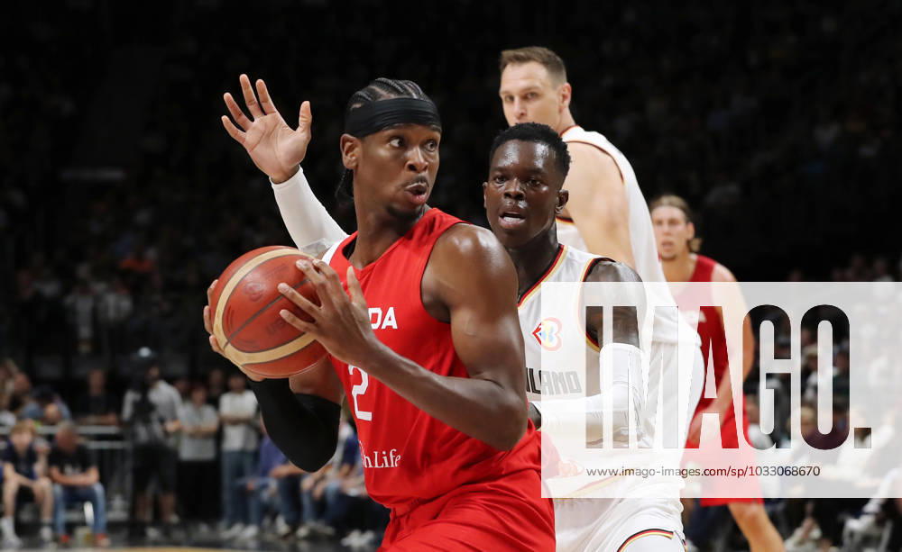 Shai Gilgeous Alexander, Dennis Schröder GER duel match scene action sports basketball DBB national team men international match season 2023 2024 09 08 2023 Germany GER vs Canada CAN