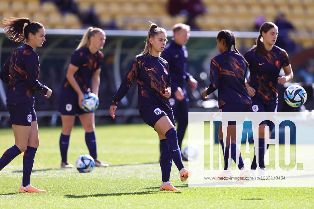 WWC23 QTR FINAL SPAIN NETHERLANDS, The Netherlands warm up ahead of the FIFA Women s World Cup 2023 Quarter Final soccer match between Spain and the Netherlands in Wellington, New Zealand, Friday, August 11, 2023. ( NO ARCHIVING, , NO USE IN BOOKS WITHOUT CONSENT WELLINGTON NEW ZEALAND