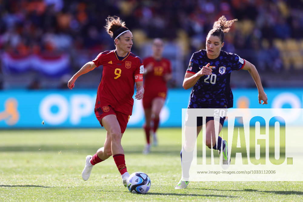 WWC23 QTR FINAL SPAIN NETHERLANDS, Esther Gonzalez of Spain and Dominique Janssen of the Netherlands compete for the ball during the FIFA Women s World Cup 2023 Quarter Final soccer match between Spain and the Netherlands in Wellington, New Zealand, Friday, August 11, 2023. ( NO ARCHIVING, , NO USE IN BOOKS WITHOUT CONSENT WELLINGTON NEW ZEALAND