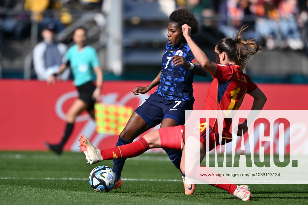 KAI SCHWOERER Lineth Beerensteyn of the Netherlands is challenged by Laia Codina of Spain during the FIFA Women s World Cup Quarter Final match between Spain and the Netherlands at Wellington Regional Stadium on August 11, 2023 in Wellington, New Zealand. 110823-CPL-ESPvNED-017