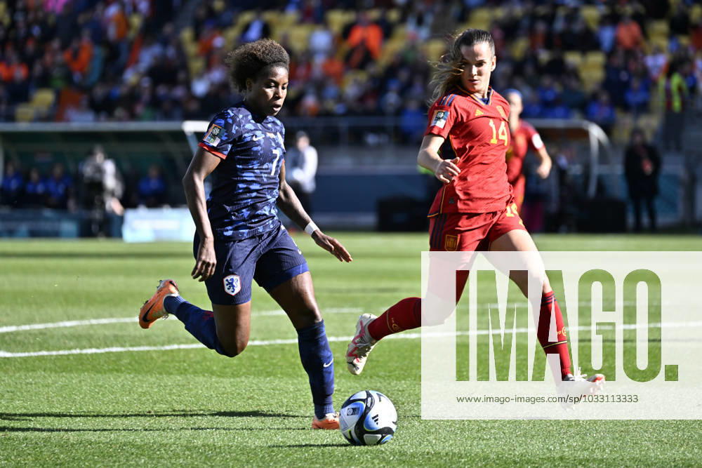 WWC23 QTR FINAL SPAIN NETHERLANDS, Lineth Beerensteyn of the Netherlands comes under pressure from Laia Codina of Spain during the FIFA Women s World Cup 2023 Quarter Final soccer match between Spain and the Netherlands in Wellington, New Zealand, Friday, August 11, 2023. ( NO ARCHIVING, , NO USE IN BOOKS WITHOUT CONSENT WELLINGTON NEW ZEALAND