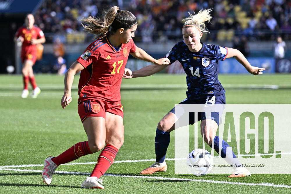 WWC23 QTR FINAL SPAIN NETHERLANDS, Alba Redondo of Spain and Jackie Groenen of the Netherlands during the FIFA Women s World Cup 2023 Quarter Final soccer match between Spain and the Netherlands in Wellington, New Zealand, Friday, August 11, 2023. ( NO ARCHIVING, , NO USE IN BOOKS WITHOUT CONSENT WELLINGTON NEW ZEALAND