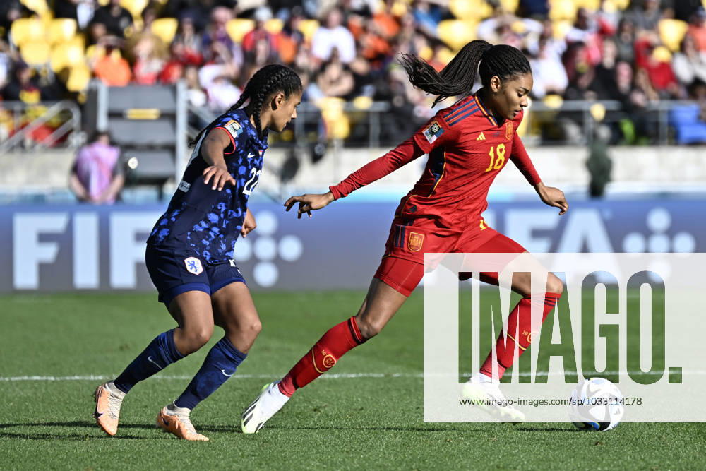 WWC23 QTR FINAL SPAIN NETHERLANDS, Salma Paralluelo of Spain and Esmee Brugts of the Netherlands during the FIFA Women s World Cup 2023 Quarter Final soccer match between Spain and the Netherlands in Wellington, New Zealand, Friday, August 11, 2023. ( NO ARCHIVING, , NO USE IN BOOKS WITHOUT CONSENT WELLINGTON NEW ZEALAND