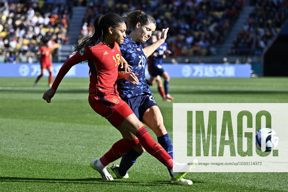 WWC23 QTR FINAL SPAIN NETHERLANDS, Salma Paralluelo of Spain and Dominique Janssen of the Netherlands during the FIFA Women s World Cup 2023 Quarter Final soccer match between Spain and the Netherlands in Wellington, New Zealand, Friday, August 11, 2023. ( NO ARCHIVING, , NO USE IN BOOKS WITHOUT CONSENT WELLINGTON NEW ZEALAND