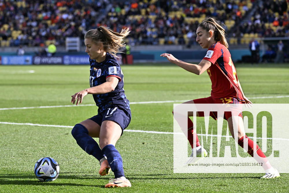 WWC23 QTR FINAL SPAIN NETHERLANDS, Victoria Pelova of the Netherlands and Olga Carmona of Spain during the FIFA Women s World Cup 2023 Quarter Final soccer match between Spain and the Netherlands in Wellington, New Zealand, Friday, August 11, 2023. ( NO ARCHIVING, , NO USE IN BOOKS WITHOUT CONSENT WELLINGTON NEW ZEALAND