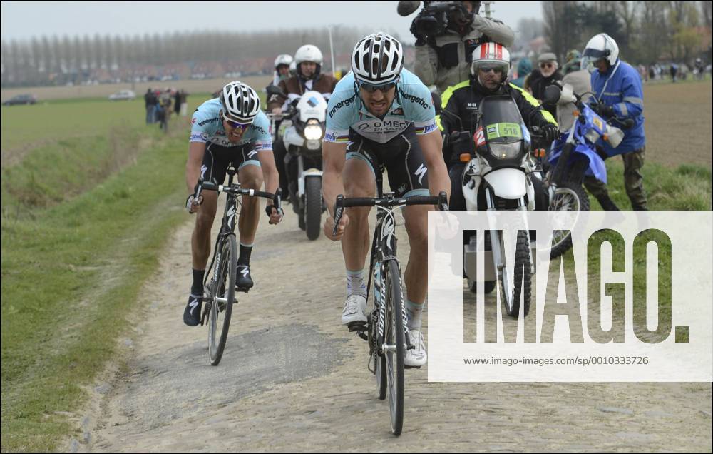 Tom BOONEN (BEL) et Nicky Terpstra- Team Omega Pharma - Quickstep CYCLISME : Paris Roubaix - 08 04 2012 PhotoNews Panoramic