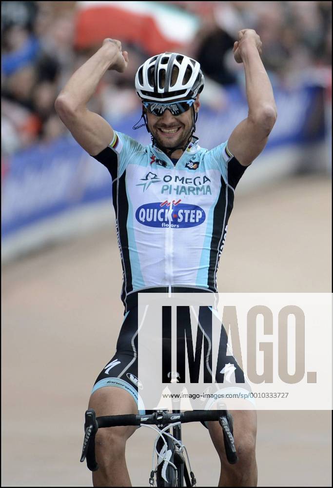 Sieger Tom Boonen (BEL) gewinnt zum vierten Mal Paris Roubaix - Team Omega Pharma Quick Step CYCLISME : Paris Roubaix - 08 04 2012 PhotoNews Panoramic