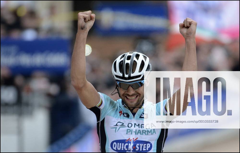 Sieger Tom Boonen (BEL) gewinnt zum vierten Mal Paris Roubaix - Team Omega Pharma Quick Step CYCLISME : Paris Roubaix - 08 04 2012 PhotoNews Panoramic