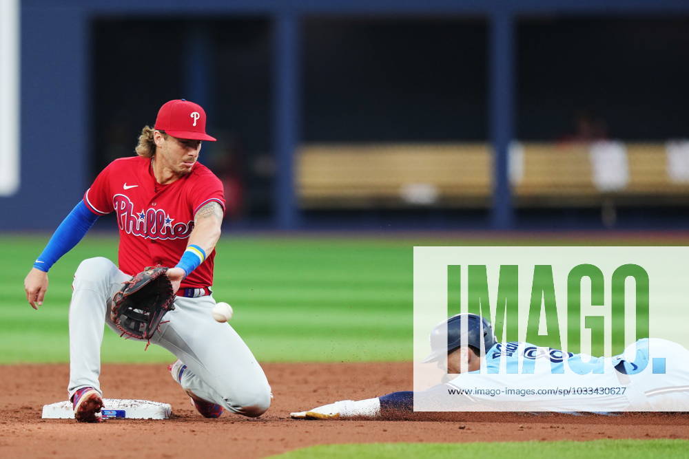 Toronto Blue Jays Cavan Biggio (right) steals second base ahead of the tag from Philadelphia Phillies second baseman Bryson Stott (5) during second inning MLB, Baseball Herren, USA interleague baseball action in Toronto on Wednesday, August 16, 2023. Canada News - August 16, 2023 - ZUMAc35_ 20230816_zaf_c35_094