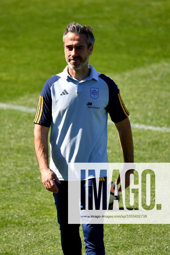 FIFA Fußball Frauen WM 2023, Nationalteam Spanien Training WWC23 SPAIN TRAINING, Head coach of Spain Jorge Vilda is seen during Spain team training session at Leichhardt Oval, in Sydney, Thursday, August 17, 2023. ( NO ARCHIVING, , NO USE IN BOOKS WITHOUT CONSENT SYDNEY NSW AUSTRALIA