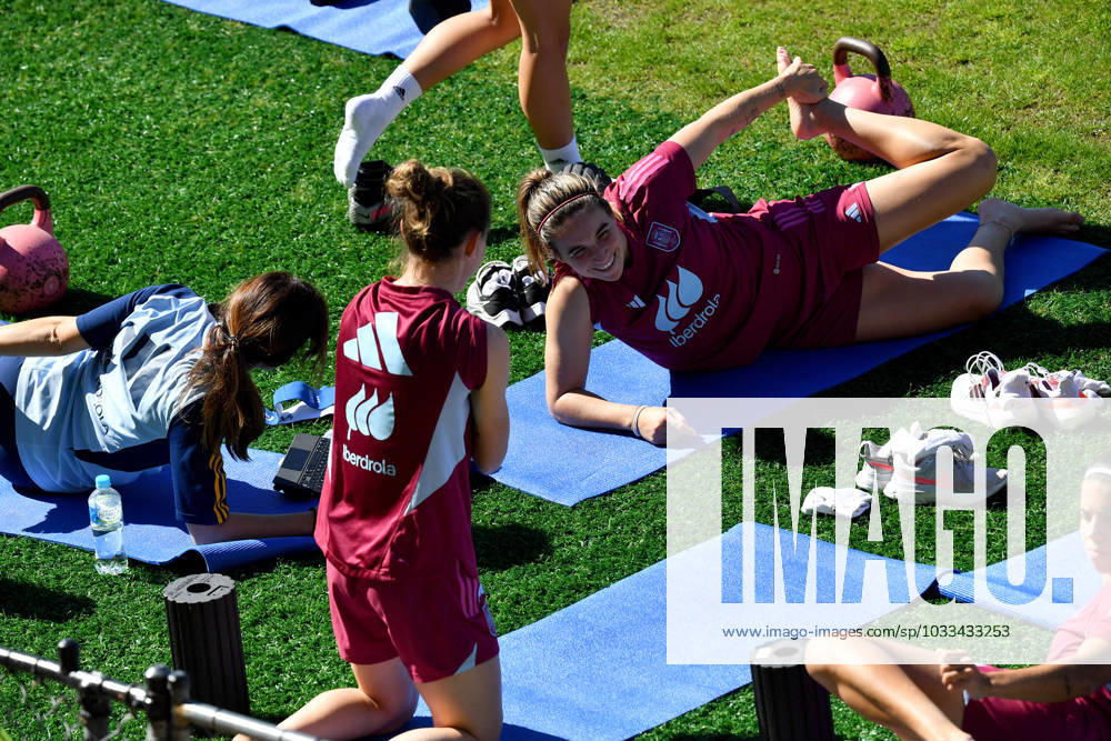 FIFA Fußball Frauen WM 2023, Nationalteam Spanien Training WWC23 SPAIN TRAINING, Members of the Spanish team are seen during a team training session at Leichhardt Oval, in Sydney, Thursday, August 17, 2023. ( NO ARCHIVING, , NO USE IN BOOKS WITHOUT CONSENT SYDNEY NSW AUSTRALIA
