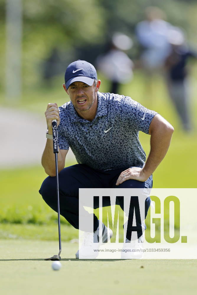 OLYMPIA FIELDS, IL - AUGUST 17: Rory McIlroy of Northern Ireland lines up a putt at the 14th hole during the first round of the BMW Championship at Olympia Fields Country Club on August 17, 2023 in Olympia Fields, Illinois. (Photo by Joe Robbins Icon Sportswire) GOLF: AUG 17 PGA, Golf Herren - BMW Championship Icon5732308170061