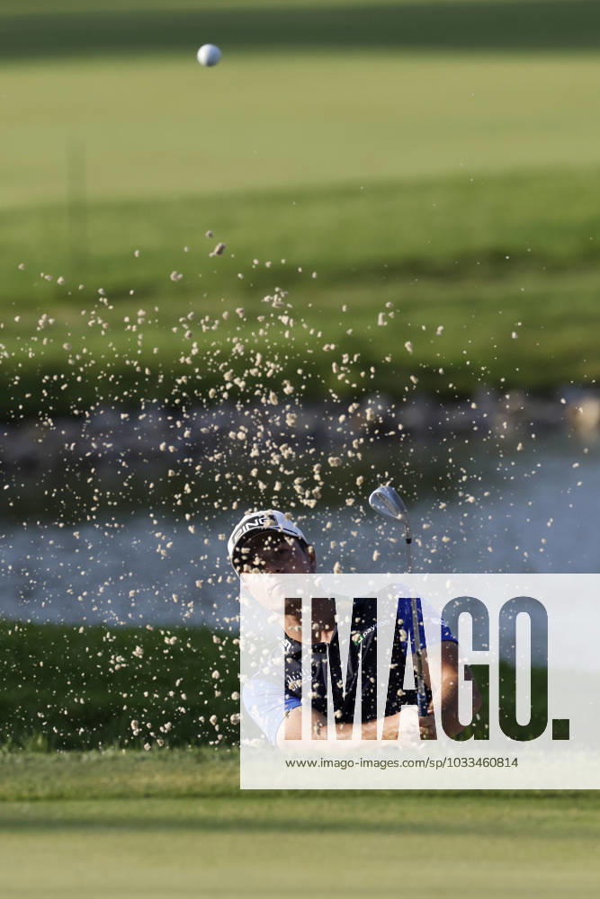 OLYMPIA FIELDS, IL - AUGUST 17: Viktor Hovland of Norway hits a shot from a greenside bunker at the 18th hole during the first round of the BMW Championship at Olympia Fields Country Club on August 17, 2023 in Olympia Fields, Illinois. (Photo by Joe Robbins Icon Sportswire) GOLF: AUG 17 PGA, Golf Herren - BMW Championship Icon5732308170751
