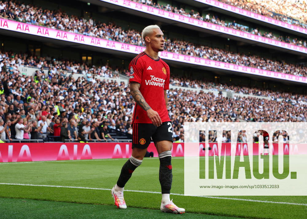 19th August 2023; Tottenham Hotspur Stadium, London, England; Premier League Football, Tottenham Hotspur versus Manchester United, ManU Antony of Manchester United walking back to the dugout after being subbed off during the 2nd half ActionPlus12545016 JohnxPatrickxFletcher Content restricted for UK based newspaper