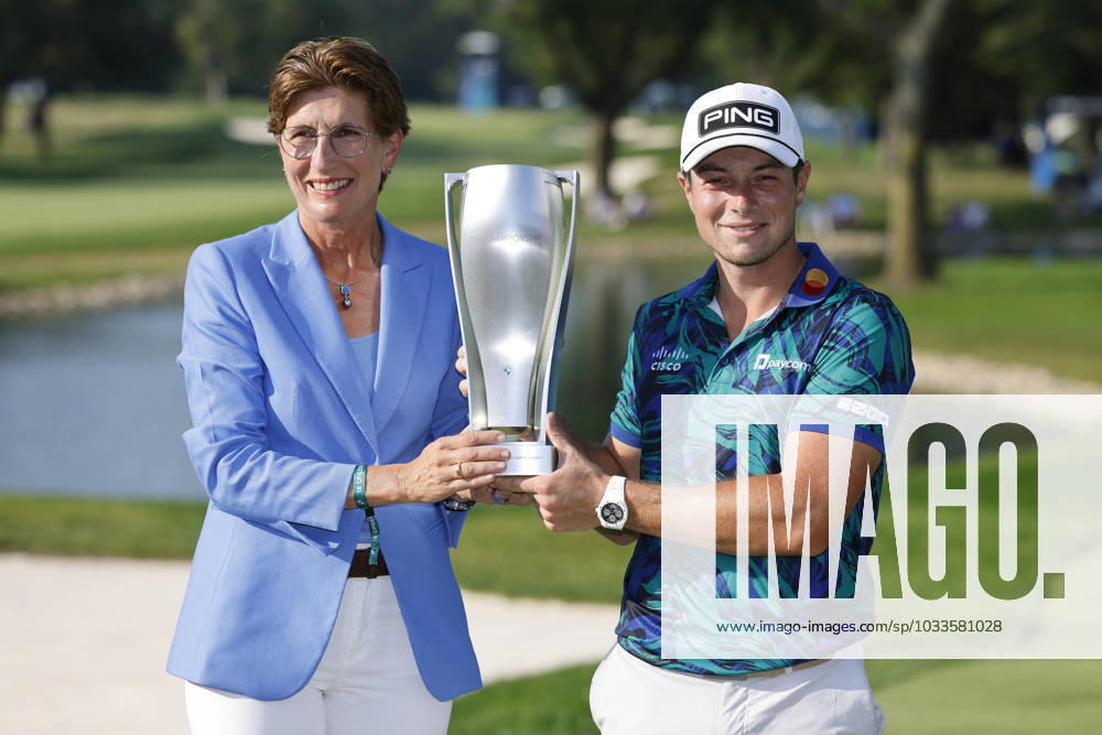 OLYMPIA FIELDS, IL - AUGUST 20: Viktor Hovland of Norway after winning the BMW Championship at Olympia Fields Country Club on August 18, 2023 in Olympia Fields, Illinois. (Photo by Joe Robbins Icon Sportswire) GOLF: AUG 20 PGA, Golf Herren - BMW Championship Icon5732308200234