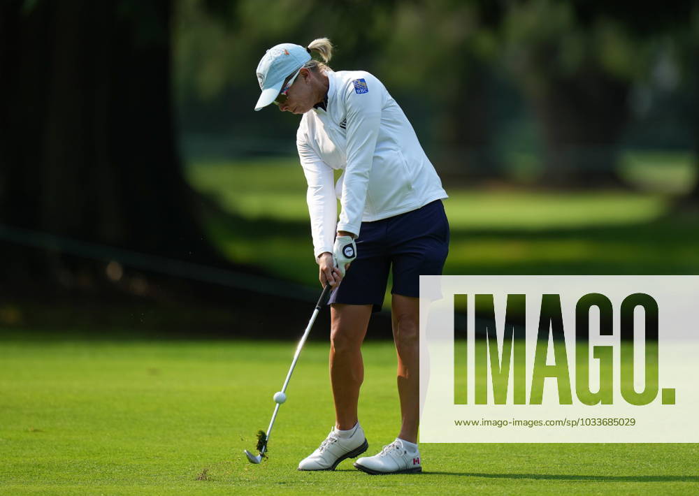 Alena Sharp, of Canada, hits her second shot from the fairway on the 14th hole during the first round at the LPGA, Golf Damen CPKC Canadian Women s Open golf tournament, in Vancouver, B.C., Thursday, Aug. 24, 2023. Canada News - August 24, 2023 - ZUMAc35_ 20230824_zaf_c35_031