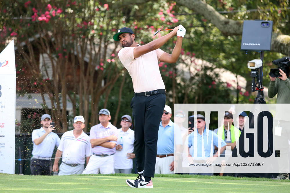 ATLANTA, GA - AUGUST 25: Tony Finau during the second round of the 2023 Tour Championship on August 25, 2023 at East Lake Golf Club in Atlanta, Georgia. (Photo by Michael Wade Icon Sportswire) GOLF: AUG 25 PGA, Golf Herren - TOUR Championship Icon23082510