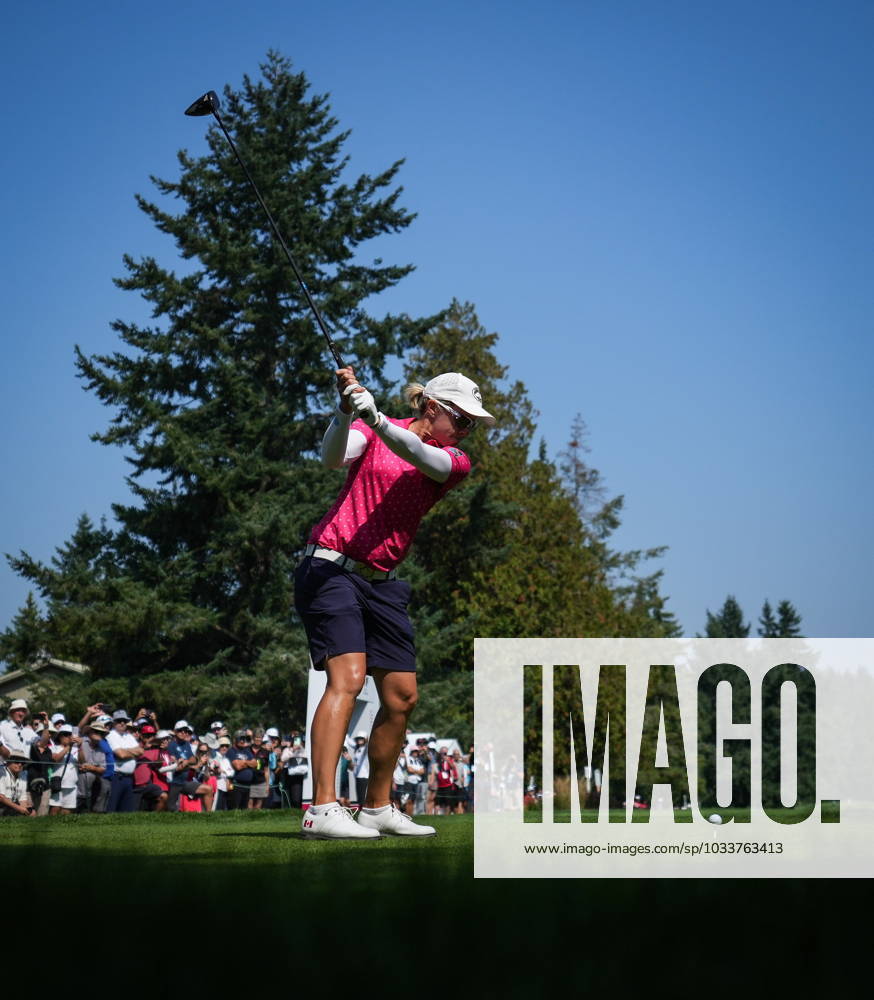 Alena Sharp, of Canada, hits her tee shot on the first hole during the third round at the LPGA, Golf Damen CPKC Canadian Women s Open golf tournament, in Vancouver, on Saturday, August 26, 2023. Canada News - August 26, 2023 - ZUMAc35_ 20230826_zaf_c35_010