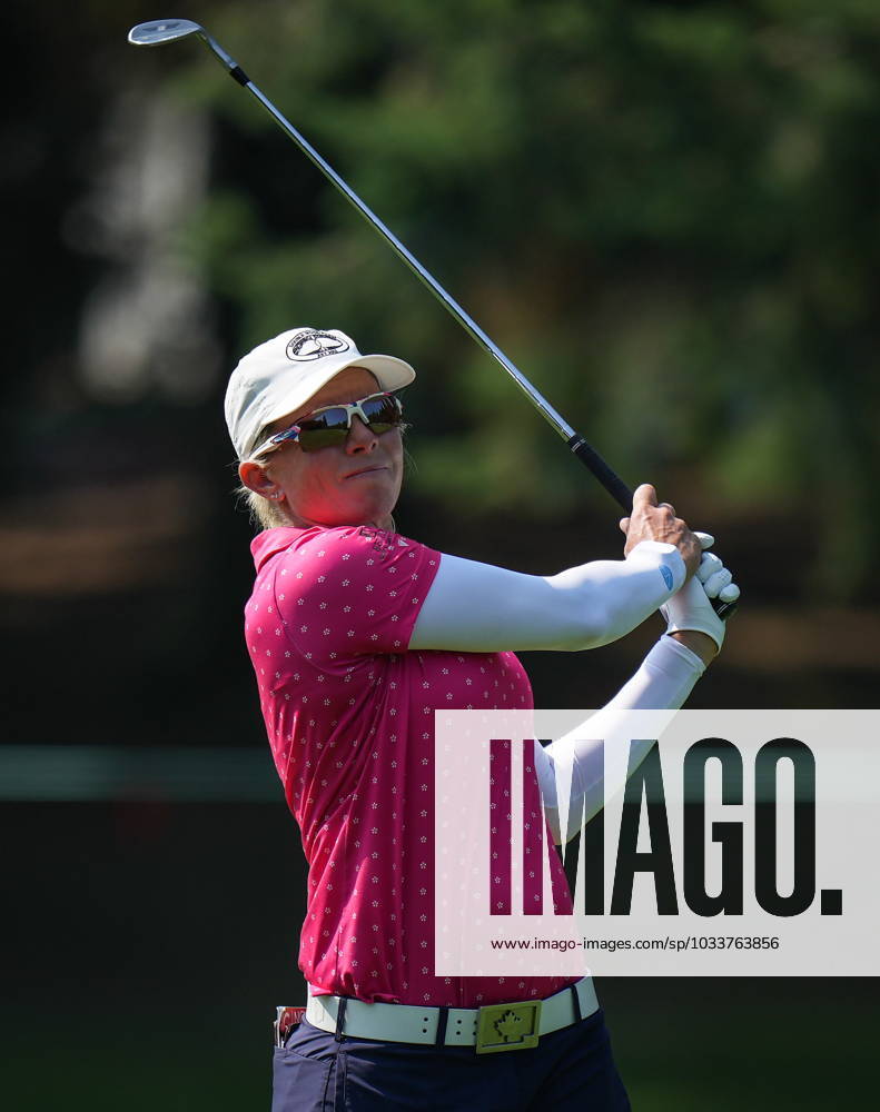 Alena Sharp, of Canada, watches her third shot on the first hole during the third round at the LPGA, Golf Damen CPKC Canadian Women s Open golf tournament, in Vancouver, on Saturday, August 26, 2023. Canada News - August 26, 2023 - ZUMAc35_ 20230826_zaf_c35_014