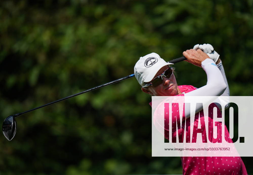 Alena Sharp, of Canada, watches her tee shot on the second hole during the third round at the LPGA, Golf Damen CPKC Canadian Women s Open golf tournament, in Vancouver, on Saturday, August 26, 2023. Canada News - August 26, 2023 - ZUMAc35_ 20230826_zaf_c35_013