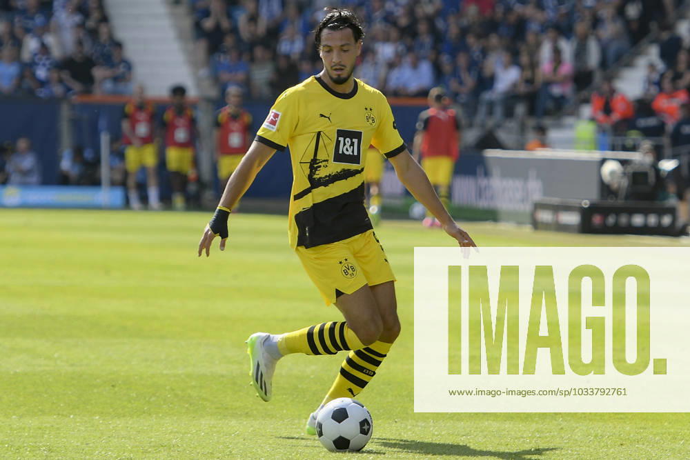 Ramy Bensebaini 5, Borussia Dortmund action single image crop 26 08 2023 Football, 1 Bundesliga, VfL Bochum vs Borussia Dortmund , Vonovia Ruhrstadion, Bochum, DFB DFL REGULATIONS PROHIBIT ANY USE OF PHOTOGRAPHS AS IMAGE SEQUENCES AND OR QUASI VIDEO NRW Germany