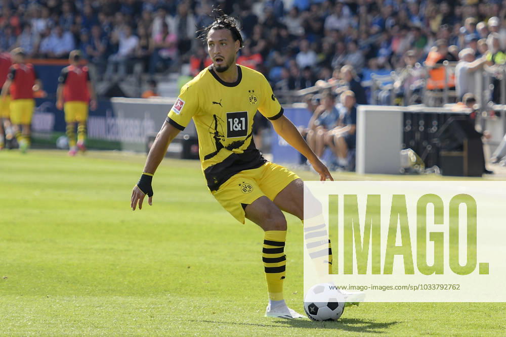 Ramy Bensebaini 5, Borussia Dortmund action single image crop 26 08 2023 Football, 1 Bundesliga, VfL Bochum vs Borussia Dortmund , Vonovia Ruhrstadion, Bochum, DFB DFL REGULATIONS PROHIBIT ANY USE OF PHOTOGRAPHS AS IMAGE SEQUENCES AND OR QUASI VIDEO NRW Germany