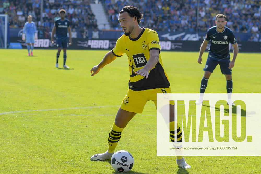 Ramy Bensebaini 5, Borussia Dortmund action single image crop 26 08 2023 Football, 1 Bundesliga, VfL Bochum vs Borussia Dortmund , Vonovia Ruhrstadion, Bochum, DFB DFL REGULATIONS PROHIBIT ANY USE OF PHOTOGRAPHS AS IMAGE SEQUENCES AND OR QUASI VIDEO NRW Germany