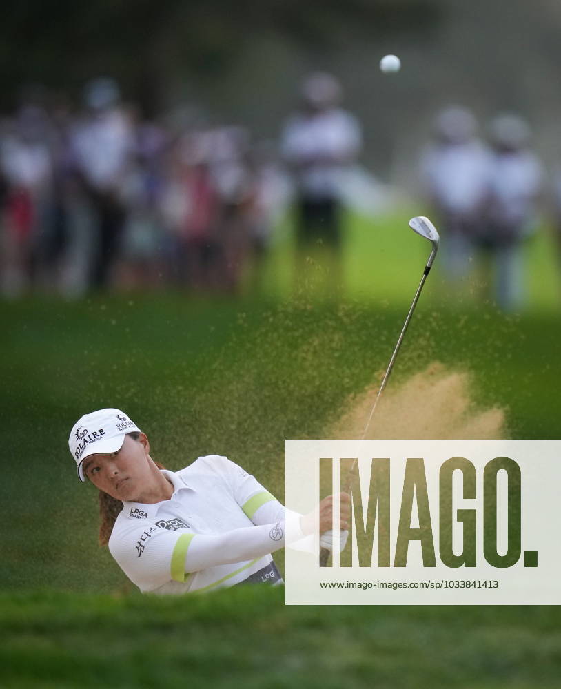 Jin Young Ko, of South Korea, hits out of the sand on the first playoff hole during the final round at the LPGA, Golf Damen CPKC Canadian Women s Open golf tournament, in Vancouver, on Sunday, August 27, 2023. Ko Jin Young - ZUMAc35_ 20230827_zaf_c35_164