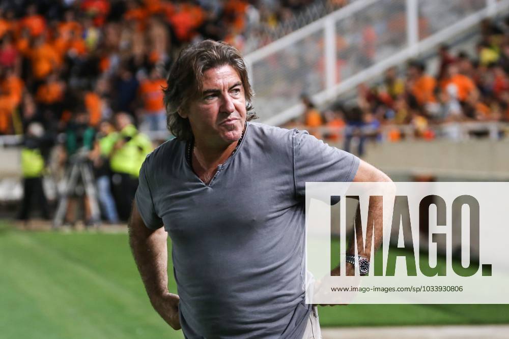 Fußball, ECL Quali, APOEL Nikosia - KAA Gent Apoel s head coach Ricardo Sa Pinto pictured during a soccer game between Cypriot APOEL FC and Belgian KAA Gent, Thursday 31 August 2023 in Strovolos, Cyprus, the return leg of the play-off for the UEFA Europa Conference League competition. GEORGExCHRISTOPHOROU x73065409x