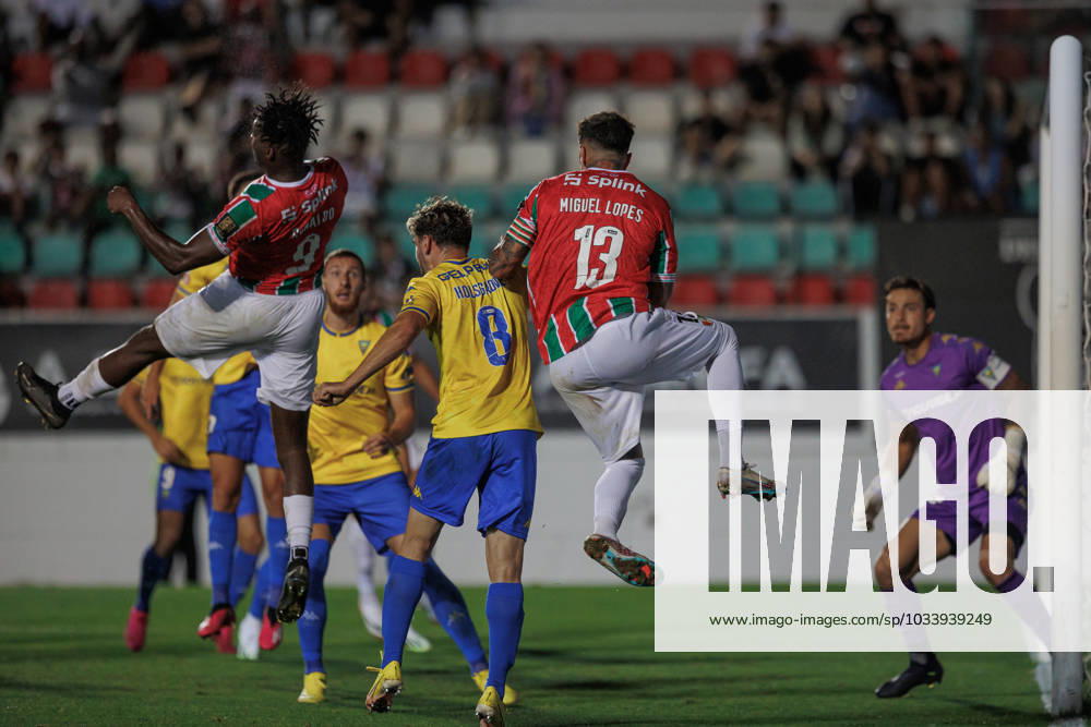 Miguel Lopes in a duel with Jordan Holsgrove during Liga Portugal 23 24 game between CF Estrela Amadora and GD Estoril Praia at Estadio Jose Gomes, Amadora, Lisbon, Portugal. (Maciej Rogowski) Lisbon Estadio Jose Gomes Portugal
