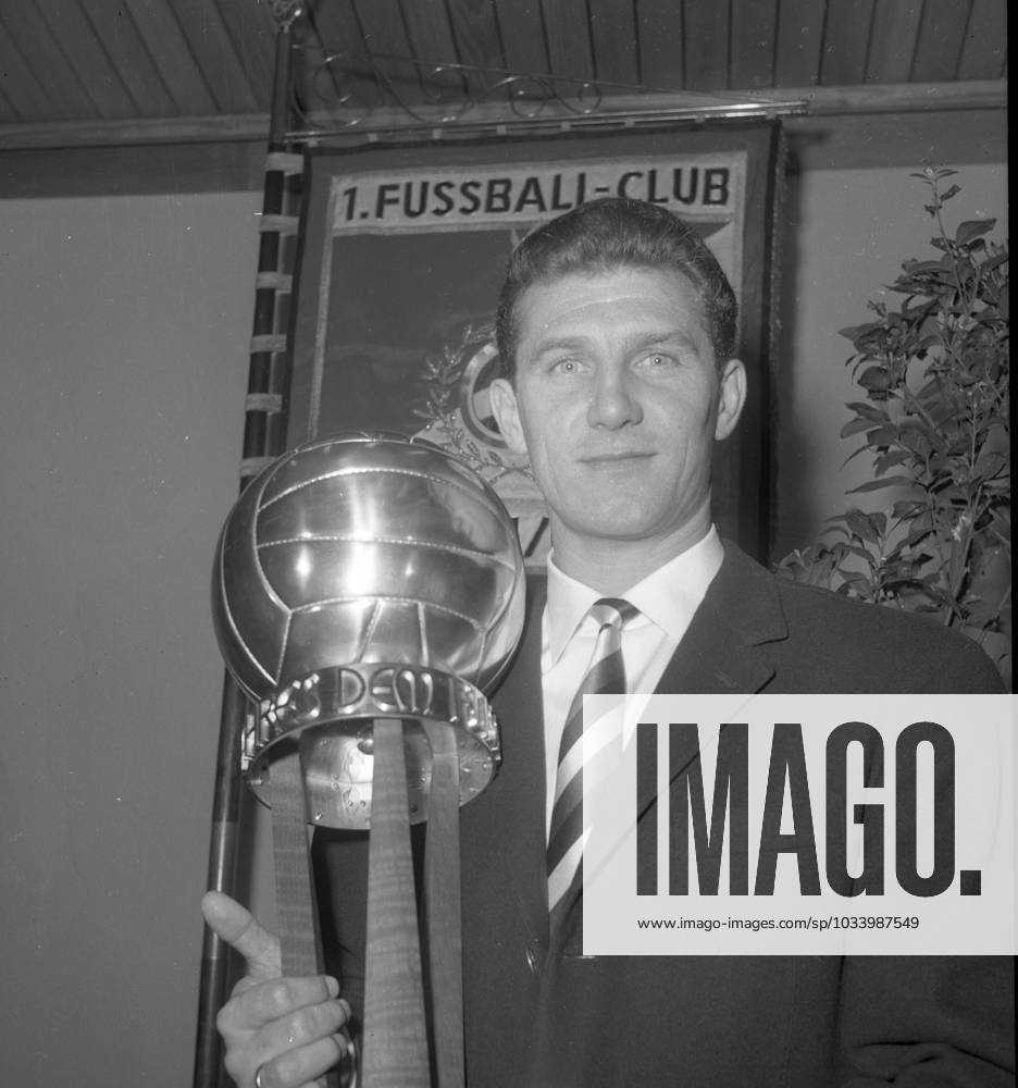 Hans Schäfer 1 FC Cologne as footballer of the year on 04 10 1963 HM