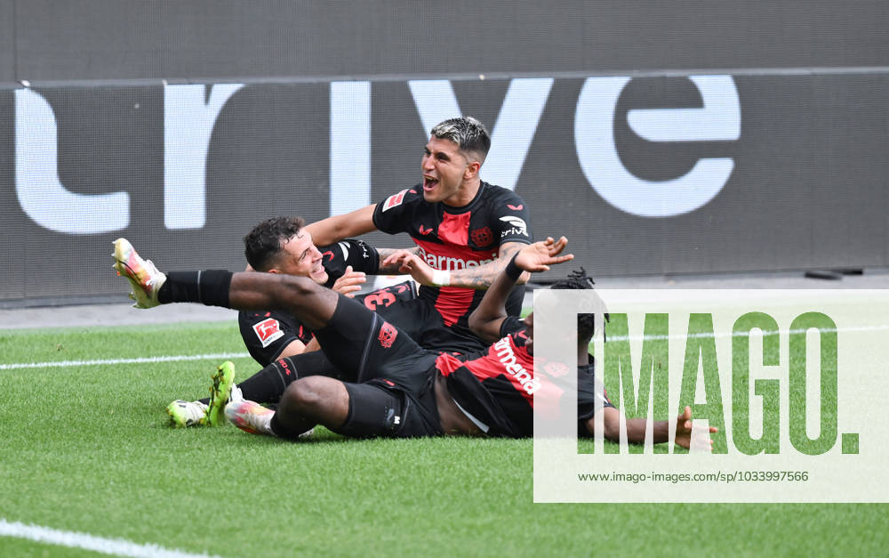 Cheer 2 1, v li , Granit Xhaka Bayer 04 Leverkusen , Exequiel Palacios Bayer 04 Leverkusen , Jeremie Frimpong Bayer 04 Leverkusen 02 09 2023, Football GER, Season 2023 2024, 1 Bundesliga, Matchday 3, Bayer 04 Leverkusen SV Darmstadt 98 Leverkusen BayArena Nordrhein Westfalen Germany. Team2
