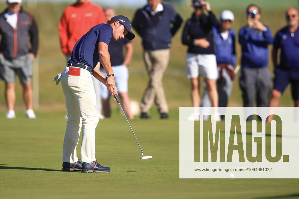 3rd September 2023; Old Course at St Andrews, St Andrews, Fife, Scotland; Walker Cup, Final Round; David Ford of the United States of America putts on the fourth green on the Old Course, St Andrews, during his singles match ActionPlus12550619 DavidxYoung