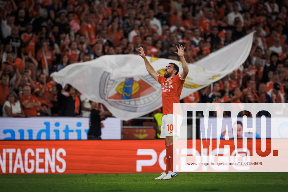 Orkun Kokcu during Liga Portugal 23 24 game between SL Benfica and Vitoria SC at Estadio Da Luz, Lisbon. (Maciej Rogowski) Lisbon Estadio Da Luz Portugal