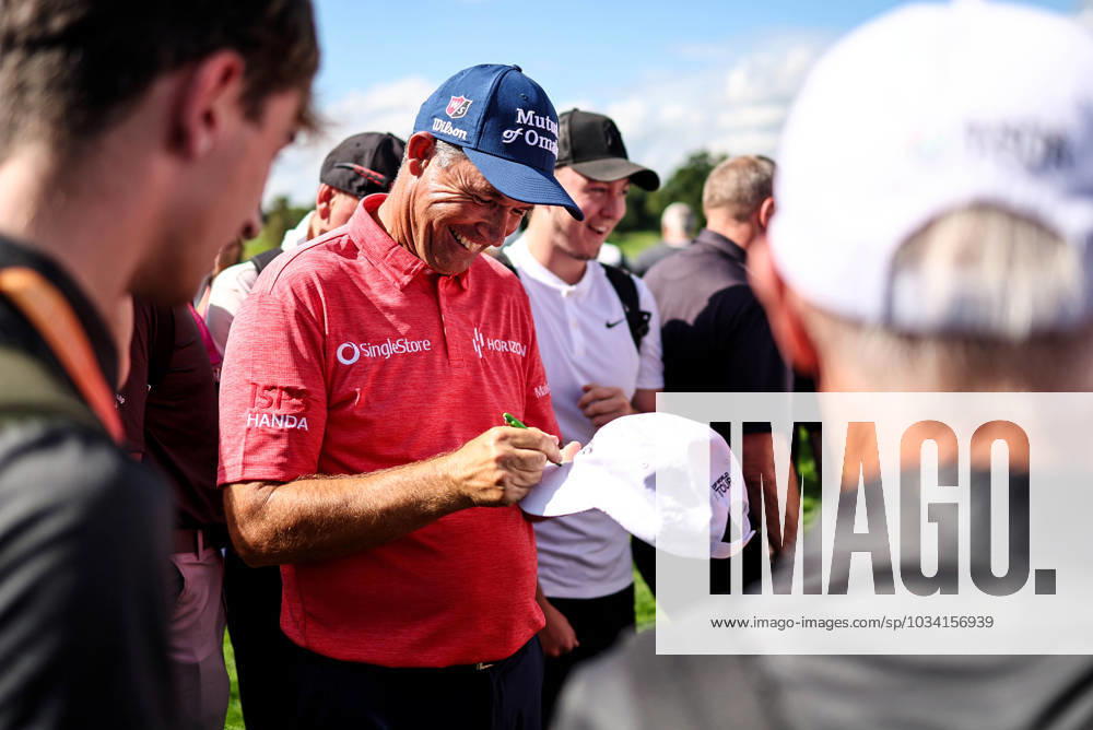 2023 Horizon Irish Open, The K Club, Kildare 6 9 2023 Padraig Harrington signs autographs after his round Padraig Harrington signs autographs after his round 6 9 2023